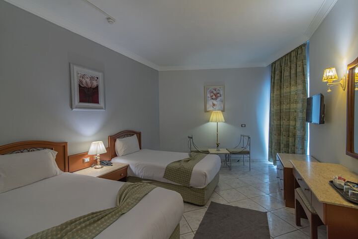 Room 8 of 21