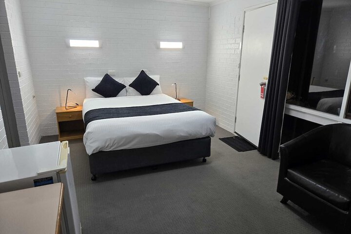 Room 5 of 30