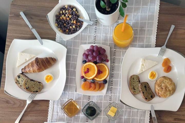 Breakfast/Coffee Service 57 of 77
