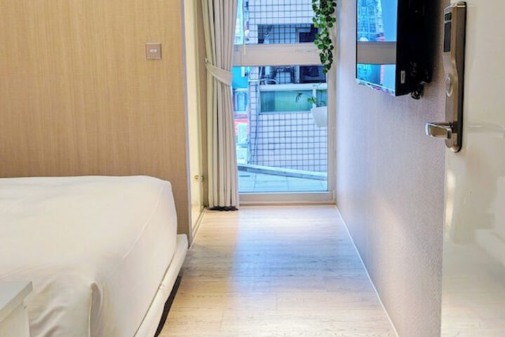 Room 50 of 120