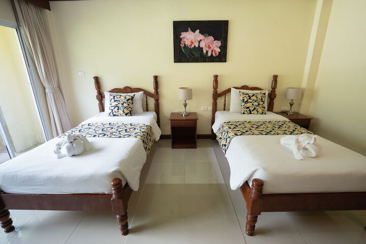 Room 8 of 35