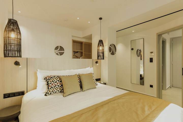 Room 18 of 80