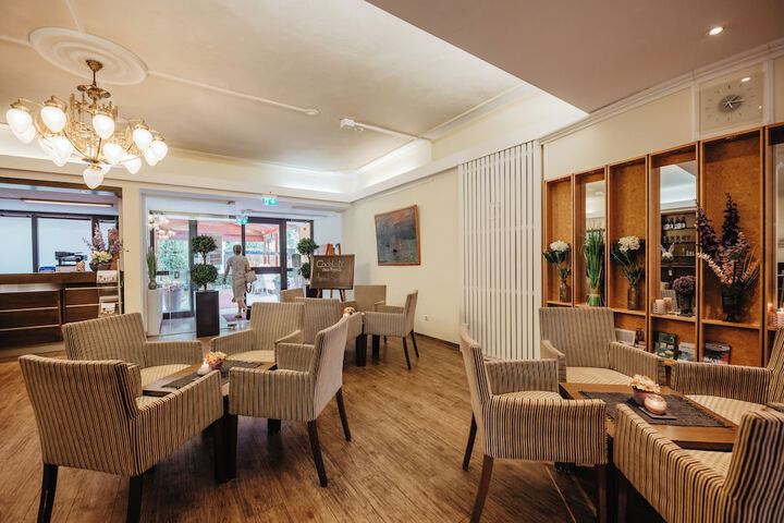 Hotel Lobby