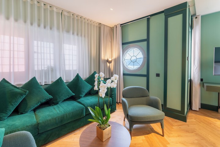 Room 42 of 88