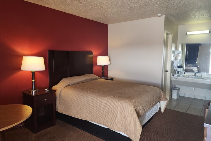 Room 2 of 4