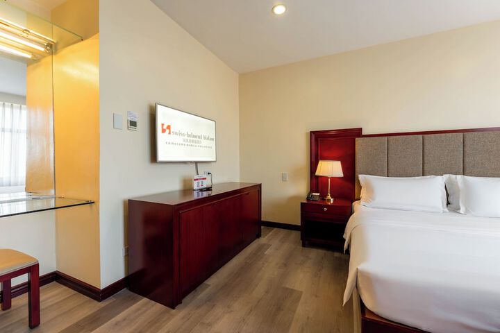 Room 17 of 60