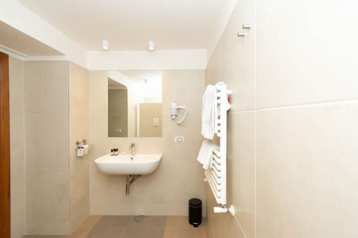 Room 14 of 36