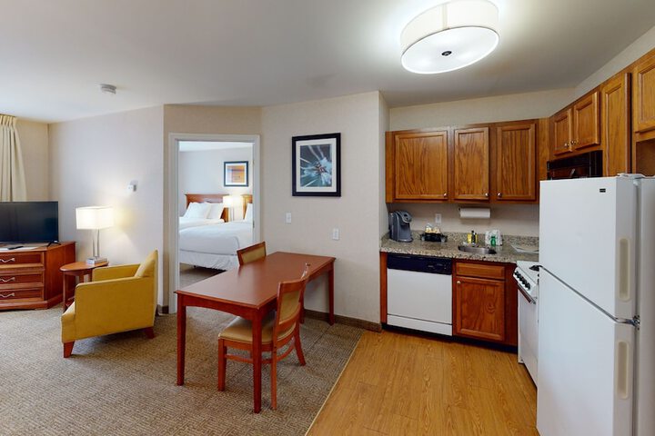 1 King Bed Suite (16 of 36)