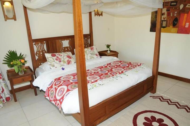 Room 3 of 20