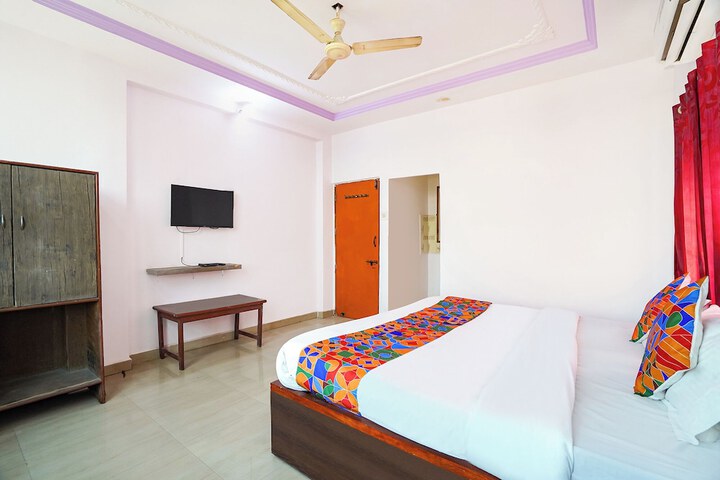 Room 15 of 28
