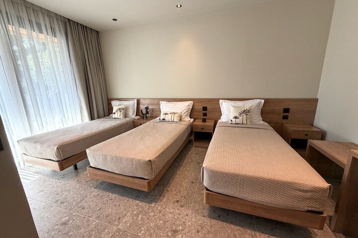 Room 26 of 81
