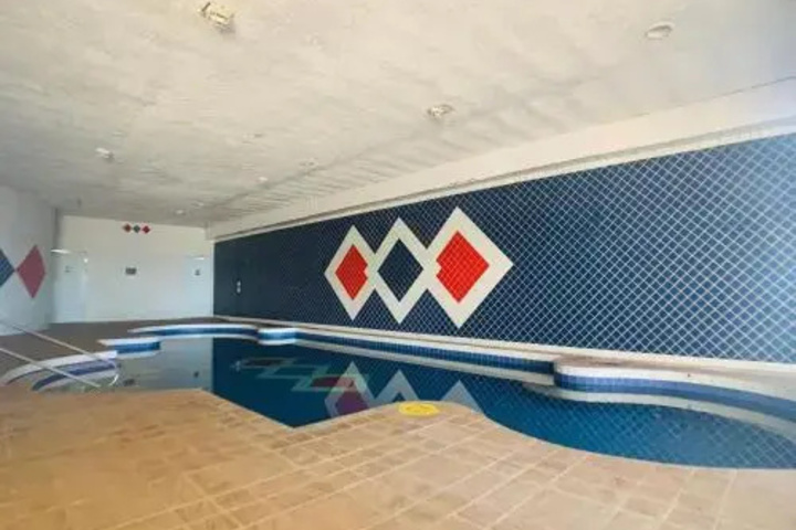 Pool 5 of 12