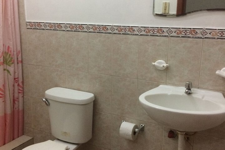 Room 4 of 6