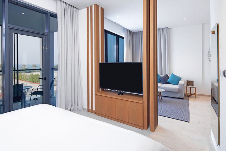 Room 10 of 68