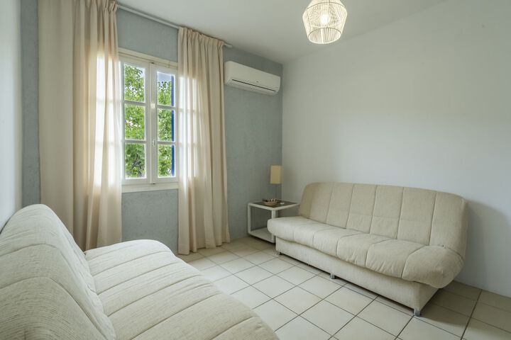 Room 25 of 53