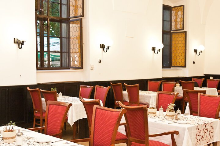 Dining 54 of 67