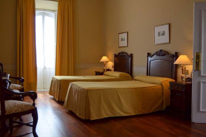 Room 8 of 72