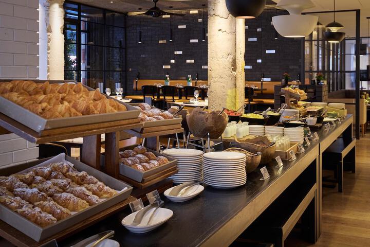Breakfast/Coffee Service 82 of 129