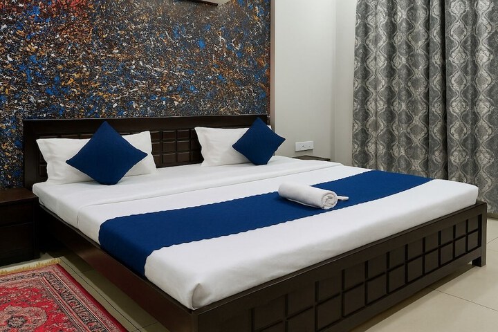 Room 3 of 6