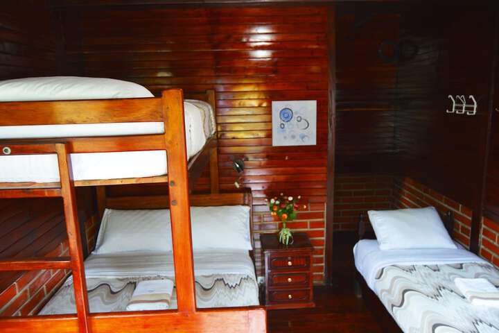 Room 25 of 160