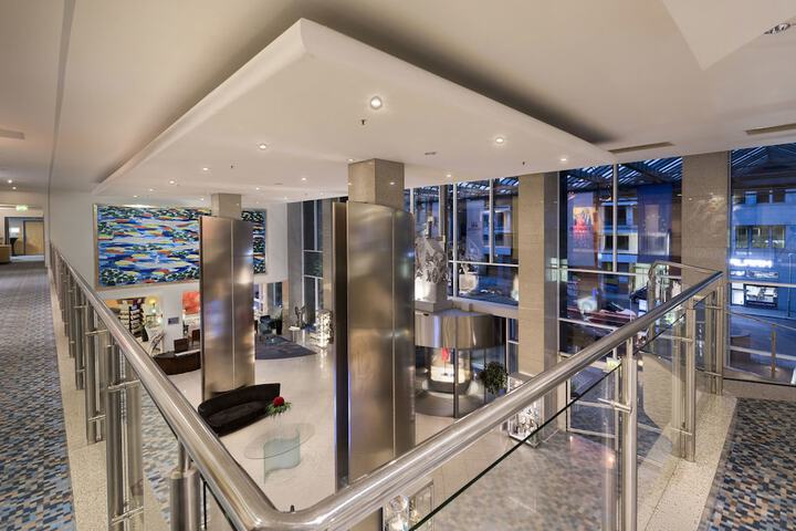 Entrance & Lobby