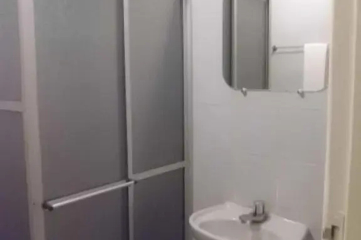 Room 8 of 19
