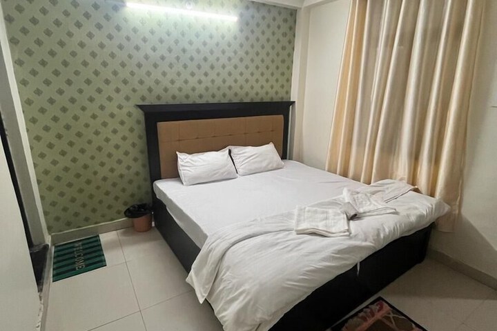 Room 7 of 15