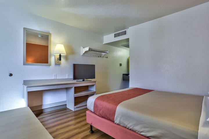 Room 17 of 45