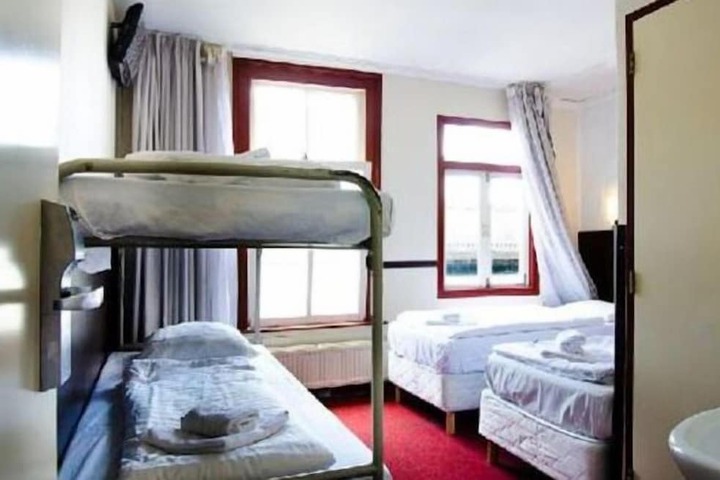 Room 11 of 23