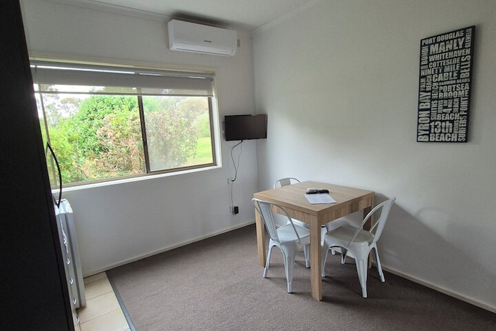 Room 9 of 32