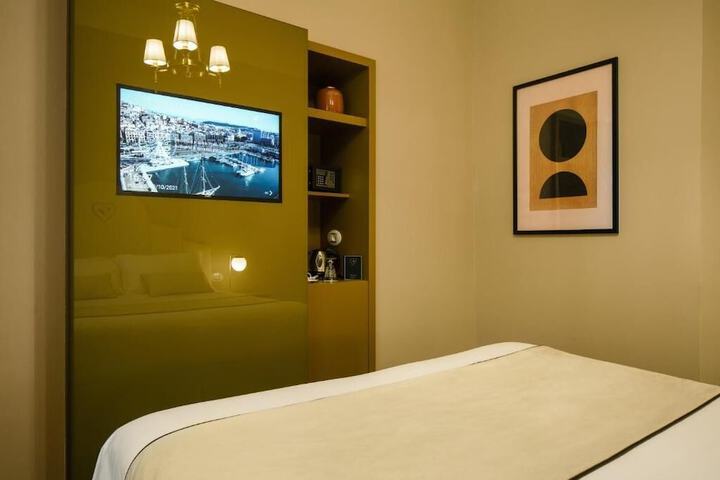 Room 15 of 30