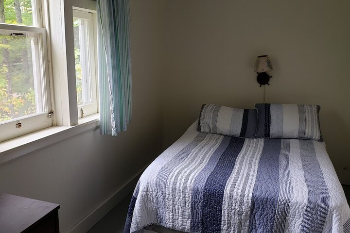 Room 16 of 215