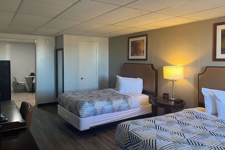 Room 9 of 13