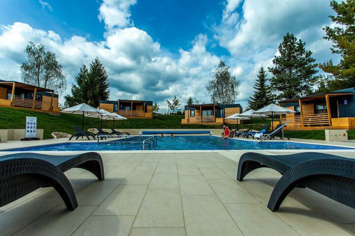 Pool 8 of 19