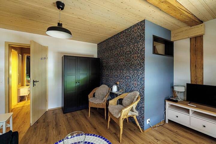Room 2 of 35