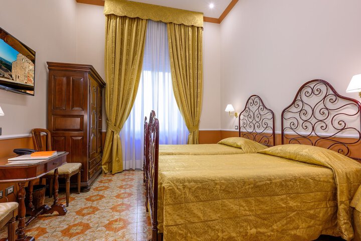 Room 10 of 75