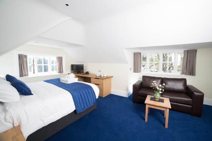 Room 11 of 25