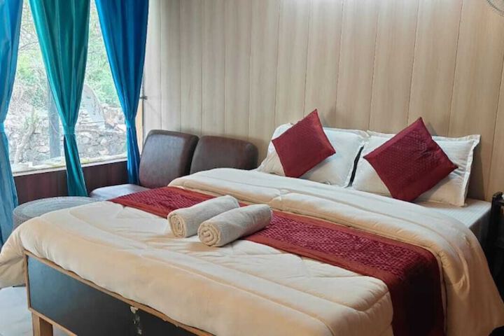 Room 4 of 22