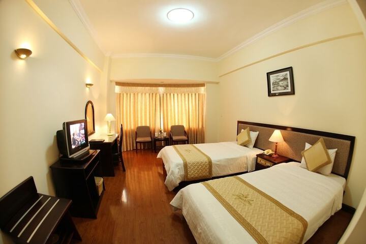 Room 5 of 34