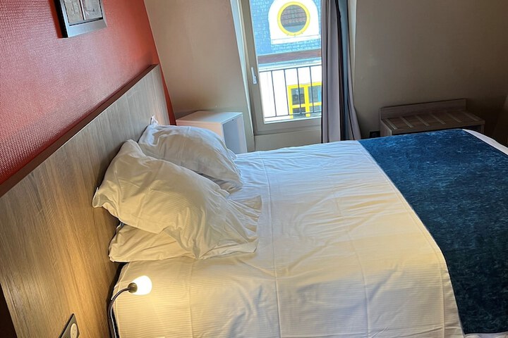 Room 8 of 29