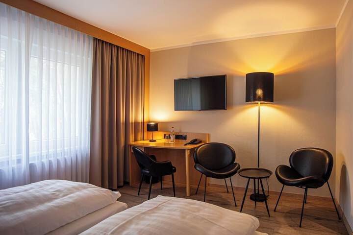 Room 2 of 25