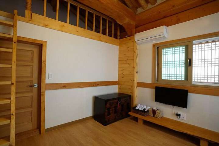 Room 30 of 73