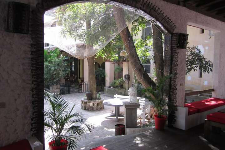 Hotel Exterior 32 of 38