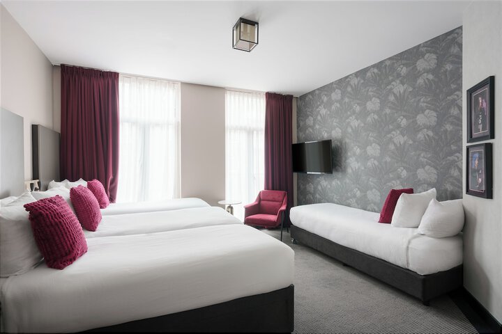 Room 8 of 62