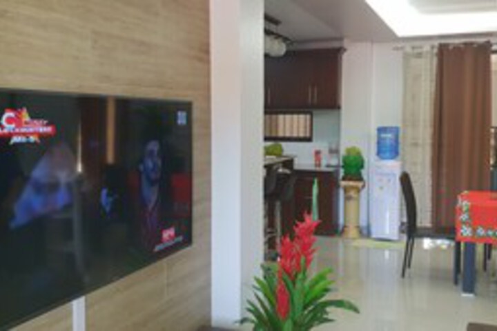 Room 4 of 4