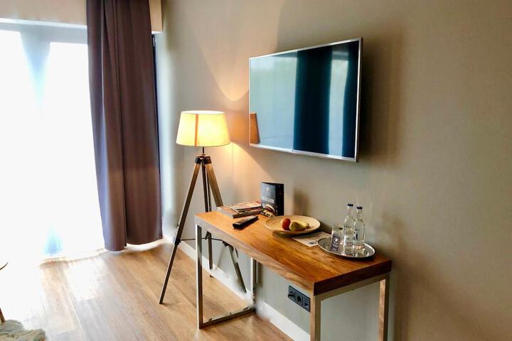 Room 6 of 36