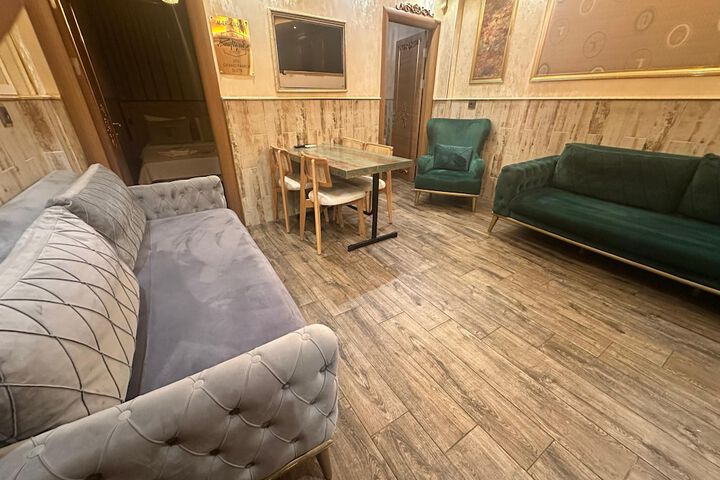 Room 62 of 170