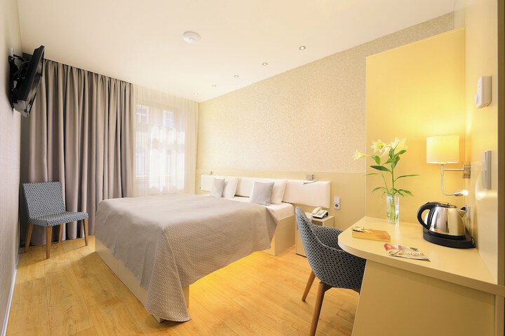 Room 21 of 54