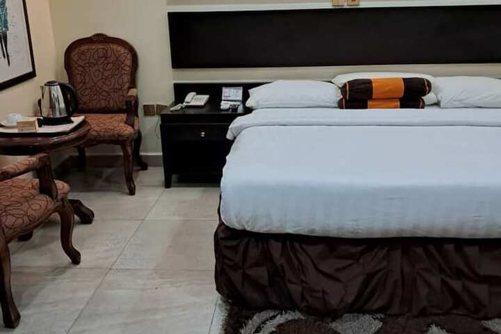 Room 12 of 23