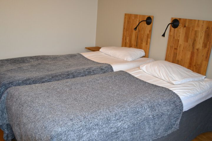 Room 6 of 32